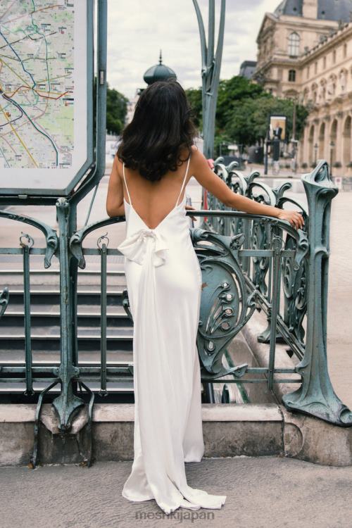 取り外し可能なボウトレーン付きカイリーローバックマキシドレス Meshki 白 N80F696 衣類